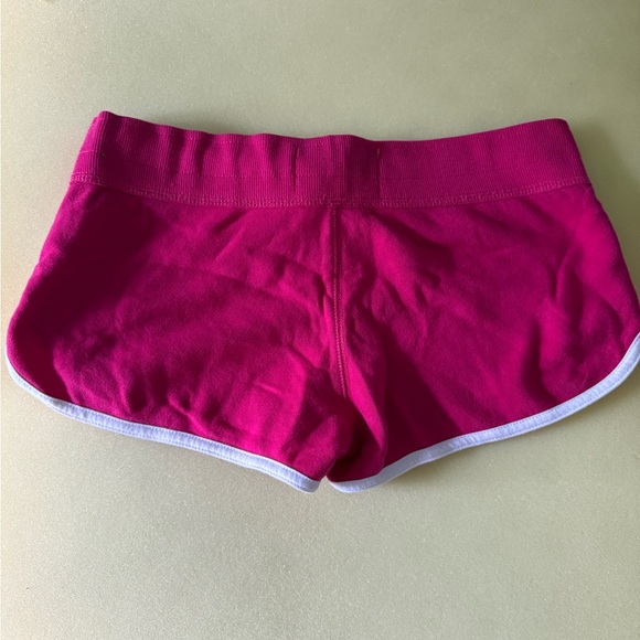 Hollister Women's Fuchsia Athletic Shorts (Small) - Picture 7 of 7
